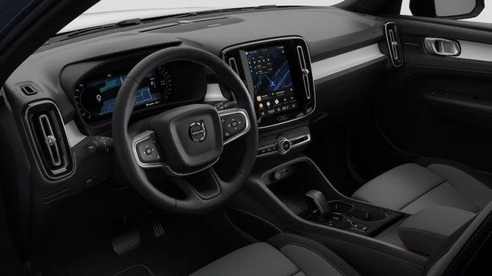 Volvo XC40 B3 DARK PLUS AUT