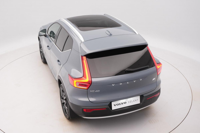 Volvo XC40 T5 RECHARGE REZERVACE