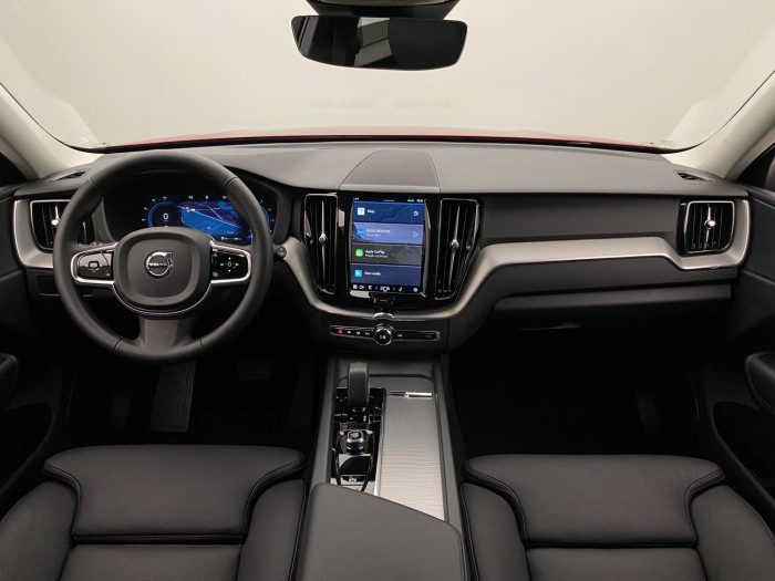 Volvo XC60 B4 AWD PLUS DARK AUT CZ 1.maj.