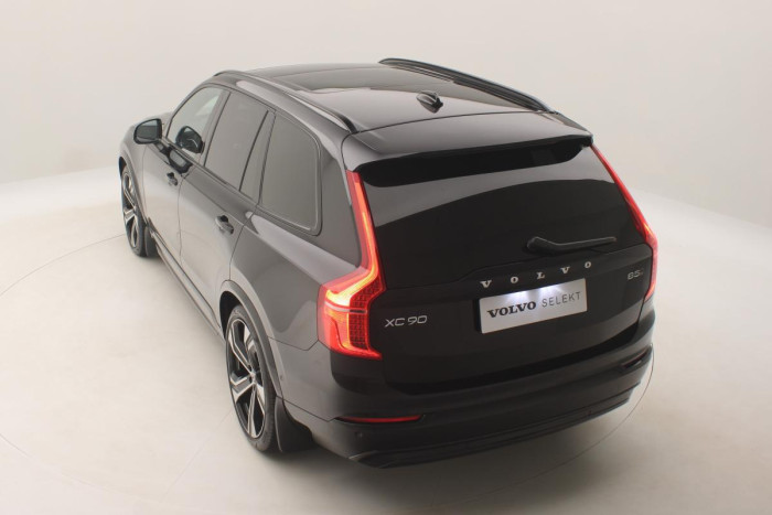 Volvo XC90 B5 AWD ULTIMATE REZERVACE