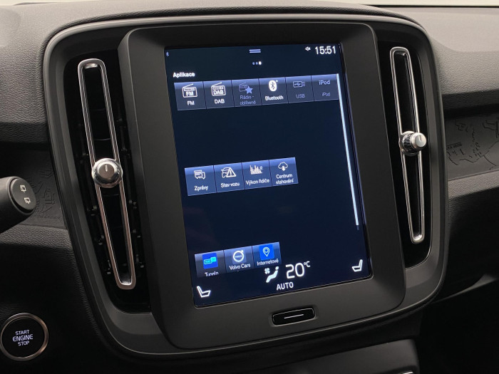 Volvo XC40 T3 KINETIC AUT CZ REZERVACE