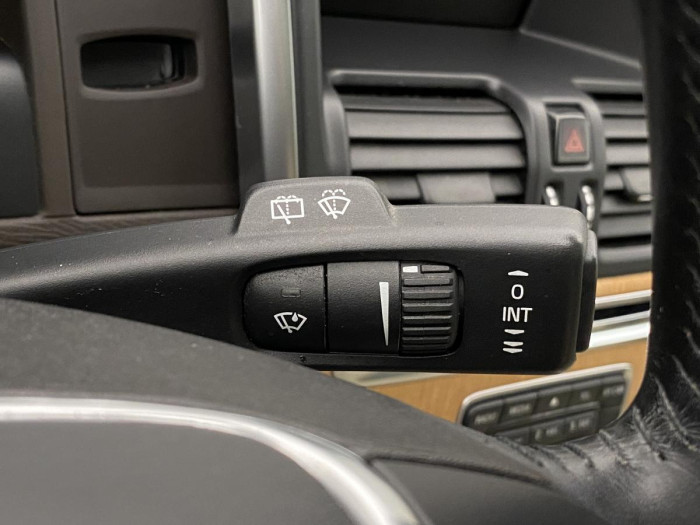 Volvo XC60 D5 AWD MOMENTUM AUT REZERVACE 2.4 d Momentum