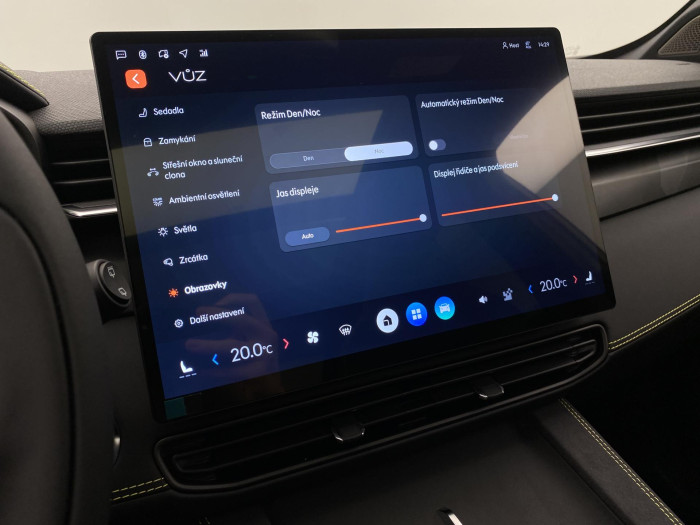 Lynk & Co 01 01 MORE PHEV DEMO