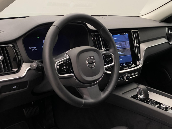 Volvo V60 B4 R-DESIGN AUT CZ