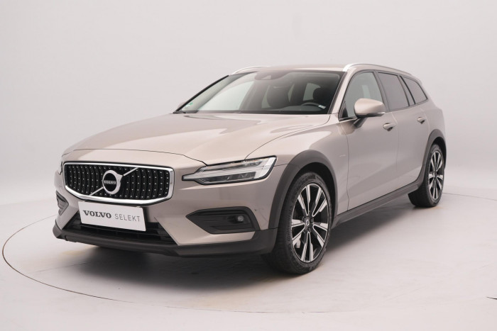 Volvo V60 CC D4 AWD MOMENTUM REZERVACE 2.0 d CC CC Momentum