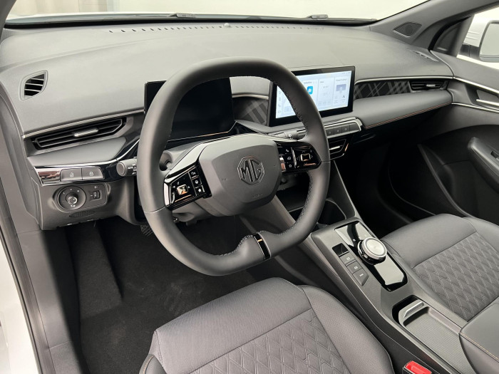 MG MG3 EXCLUSIVE HYBRID+ AUT CZ 1.maj 1.5 Exclusive