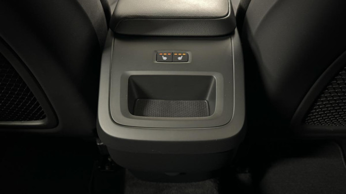 Volvo XC60 B4 AWD MOMENTUM AUT REZERVACE 2.0 Momentum