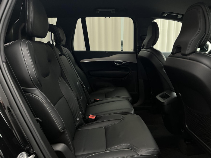Volvo XC90 B5 AWD R-DESGIN 7MÍSTNÁ AUT CZ