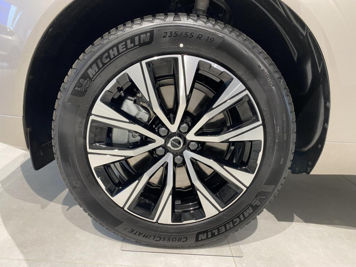 Volvo XC60 B4 AWD AUT DARK PLUS 2.0 Plus
