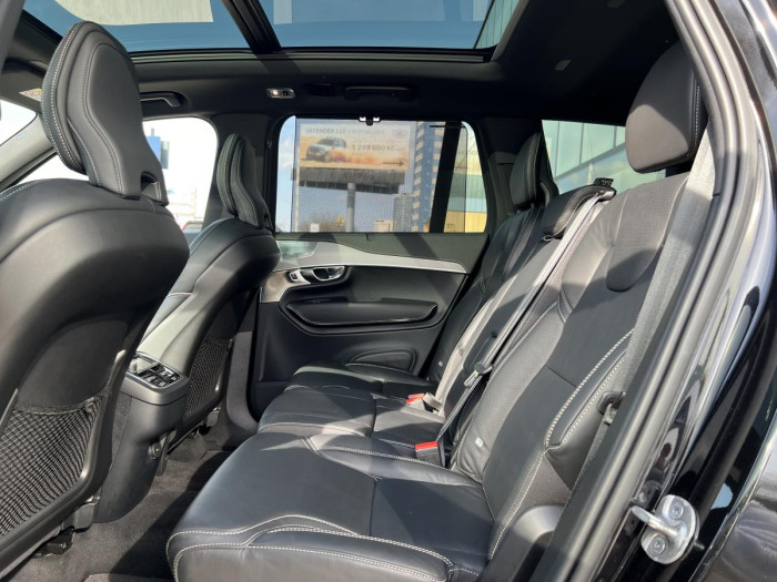Volvo XC90 B5 AWD R-DESIGN 7 MÍSTNÁ Aut