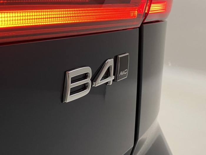 Volvo XC60 B4 AWD AUT DARK ULTIMATE