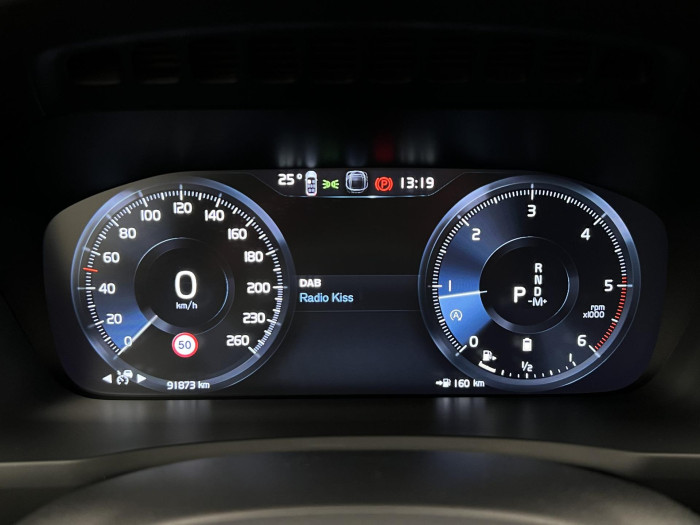 Volvo XC90 B5 AWD R-DESGIN 7MÍSTNÁ AUT CZ