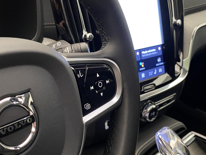 Volvo V60 T8 AWD PLUG-IN BRIGHT ULTRA CZ