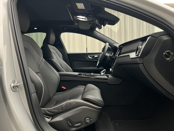 Volvo S60 T6 AWD RECHARGE PLUS DARK AUT