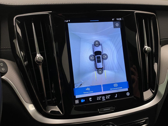 Volvo V60 B4 ULTIMATE DARK AUT REZERVACE