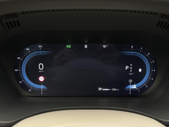 Volvo XC60 B5 AWD DARK ULTRA REZERVACE