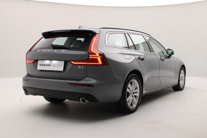 Volvo V60 B4 MOMENTUM AUT REZERVACE 2.0 Momentum