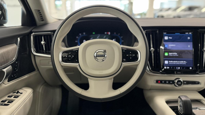 Volvo V90 CC B4 AWD PLUS AUT 1.maj.