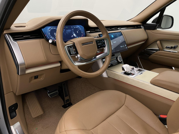 Land Rover Range Rover SV P530 LWB 1.maj.