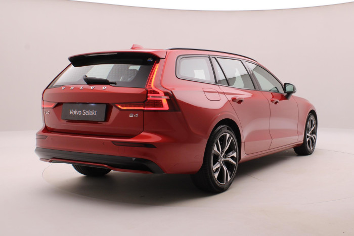 Volvo V60 B4 DARK PLUS AUT CZ