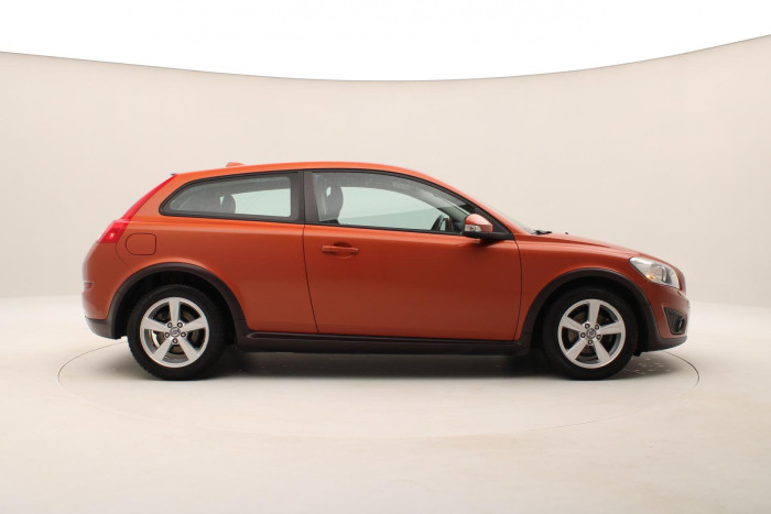 Volvo C30 1.6i MOMENTUM CZ REZERVACE 1.6 i Momentum