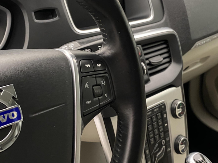 Volvo V40 CC D3 MOMENTUM OCEAN RACE 2.0 d CC CC Momentum