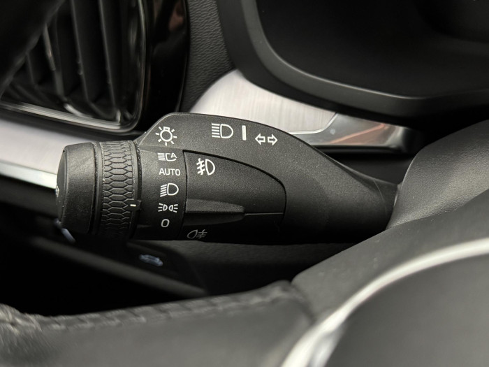 Volvo V60 B4 MOMENTUM POLESTAR REZERVACE 2.0 Momentum