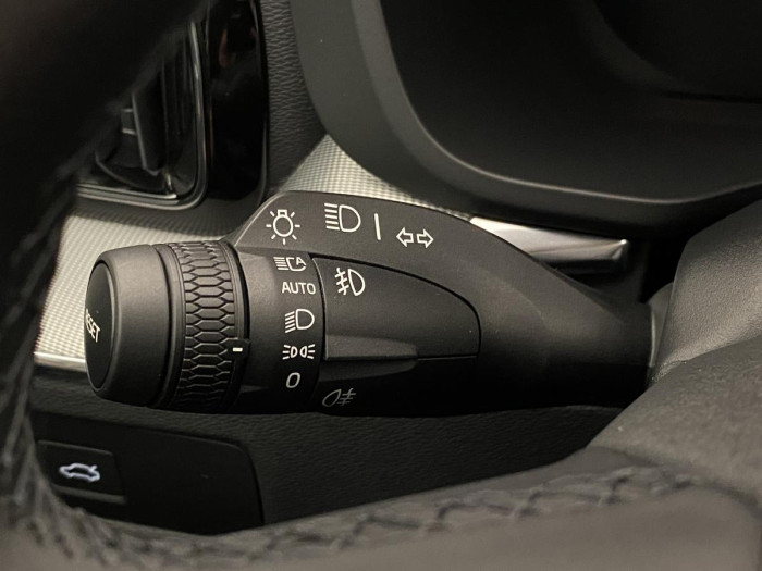 Volvo XC60 B4 AWD PLUS BRIGHT REZERVACE 2.0 Plus
