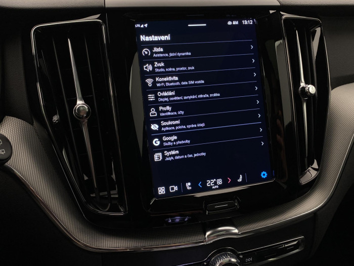 Volvo XC60 T8 AWD PLUG-IN PLUS REZERVACE