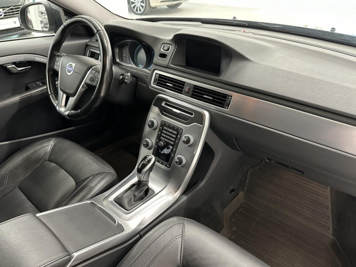 Volvo V70 D4 AWD SUMMUM AUT REZERVACE 2.4 d Summum