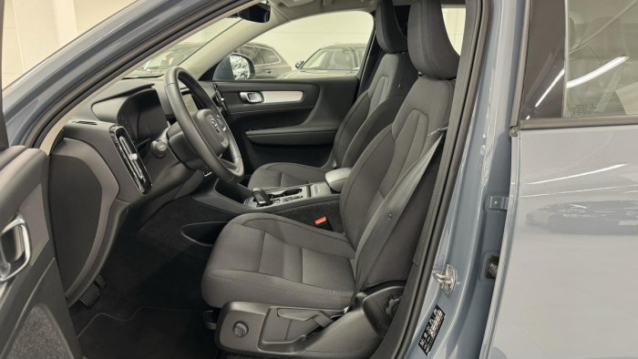 Volvo XC40 T2 MOMENTUM ADVANCED REZERVACE 1.5 Momentum