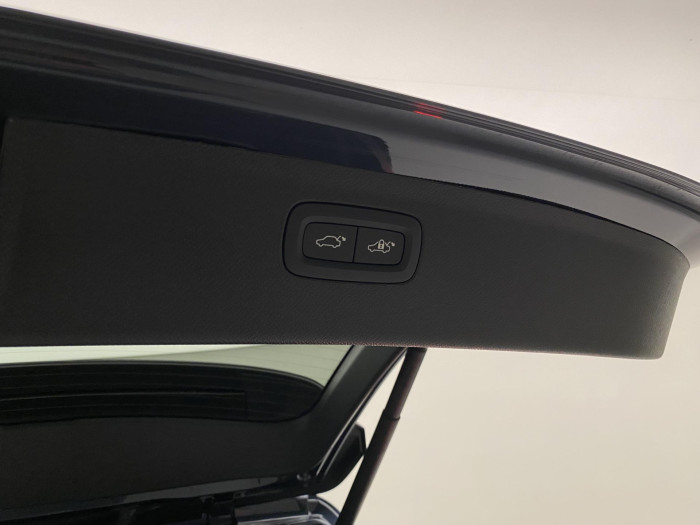 Volvo XC90 T8 AWD RECHARGE DARK ULTRA 7