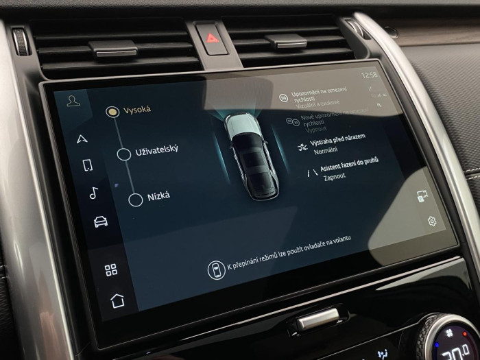 Land Rover Discovery D300 DYNAMIC HSE REZERVACE 3.0 d Dynamic