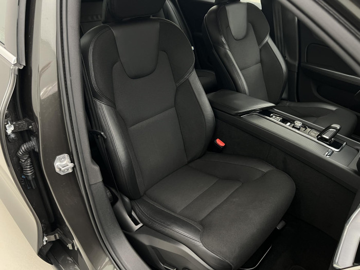Volvo V60 B4 MOMENTUM AUT 2.0 Momentum