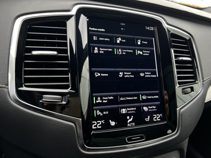 Volvo XC90 T8 AWD R-DESIGN Aut REZERVACE
