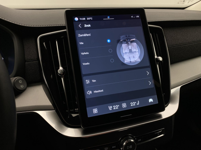 Volvo XC90 T8 AWD RECHARGE CORE AUT CZ 7m