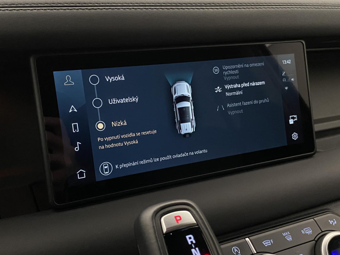 Land Rover Defender D300 SE AWD AUT CZ REZERVACE 3.0 d SE