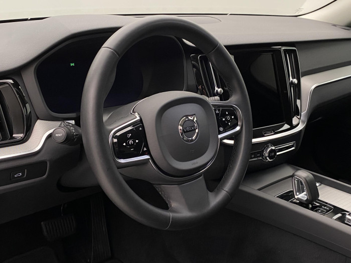 Volvo V60 B4 DARK PLUS AUT CZ