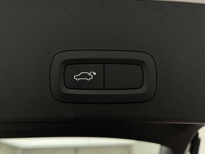 Volvo XC40 D4 AWD MOMENTUM PRO AUT CZ 2.0 d Momentum