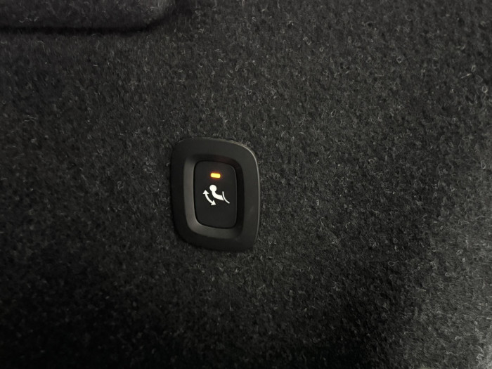 Volvo XC40 B3 MOMENTUM PRO REZERVACE 2.0 Momentum