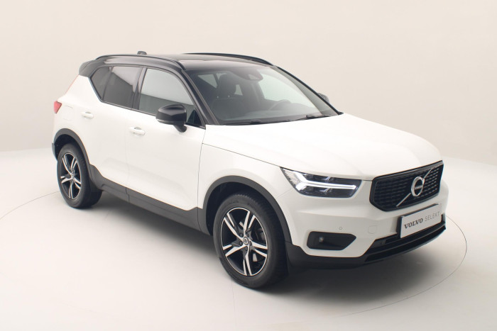 Volvo XC40 T4 AWD R-DESIGN REZERVACE
