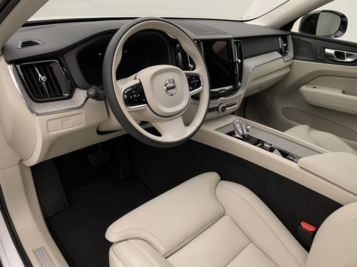 Volvo XC60 B4 AWD AUT DARK ULTIMATE
