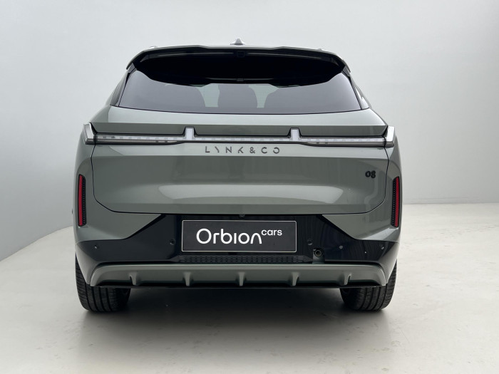 Lynk & Co 08 MORE PHEV