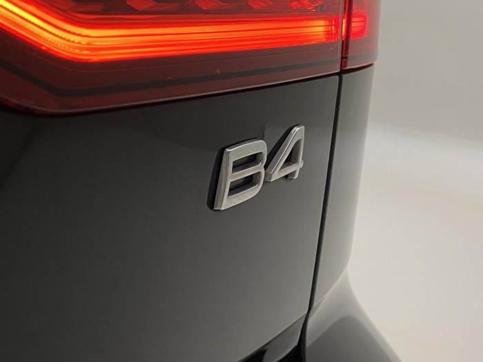 Volvo V60 B4 MOMENTUM AUT REZERVACE 2.0 Momentum