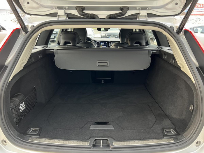 Volvo V60 CROSS COUNTRY B4 AWD Aut 1.maj