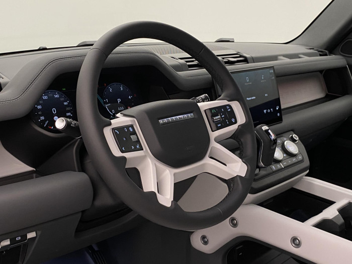 Land Rover Defender 110 D250X-DYNAMIC SE REZERVACE 3.0 d Dynamic SE