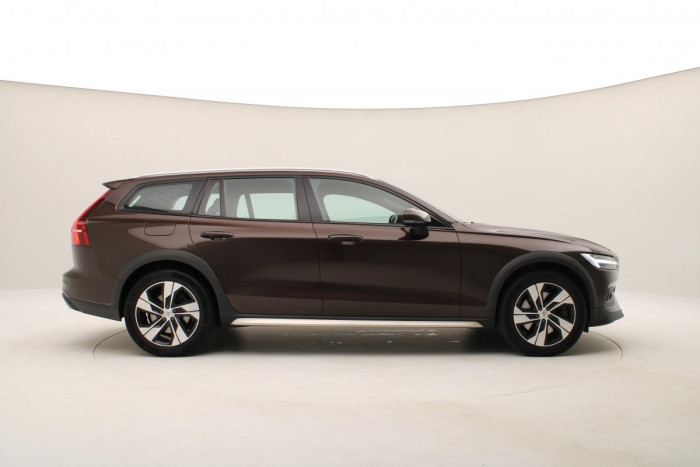 Volvo V60 CC D4 AWD PRO AUT REZERVACE 2.0 d CC CC