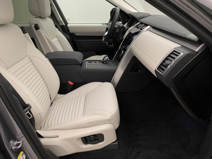 Land Rover Discovery D350 DYNAMIC SE AWD REZERVACE 3.0 d Dynamic SE