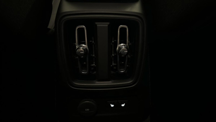 Volvo XC40 T5 TWIN ENGINE REZERVACE