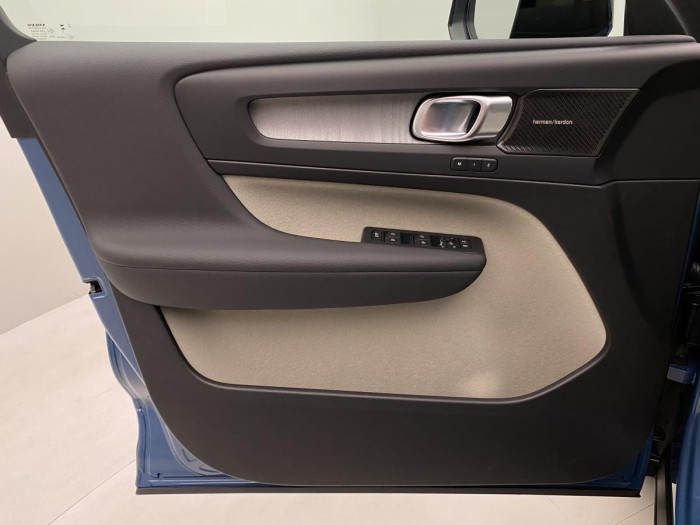 Volvo XC40 B4 AUT DARK ULTRA